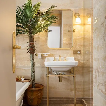 The Donatella - Champs Elysees Apartment Paris