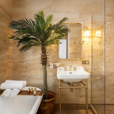 The Donatella - Champs Elysees 아파트 파리